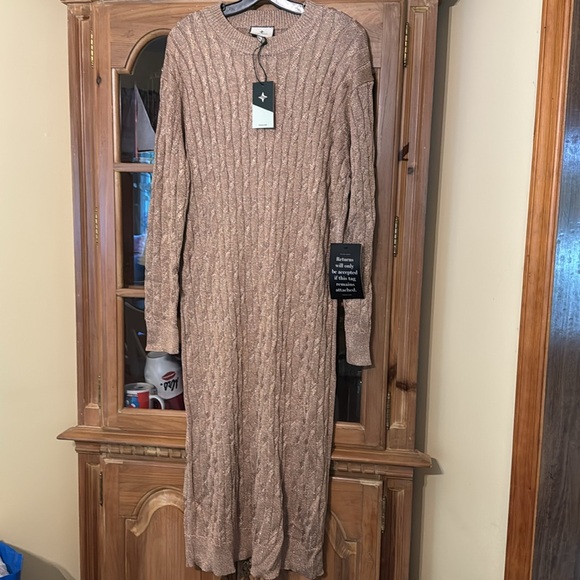 Gold Cable Knit Midi Dress
TUCKERNUCK - Picture 8 of 12